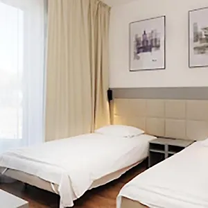 https://404-rooms-wolska-apartament.warsawhotelspoland.com